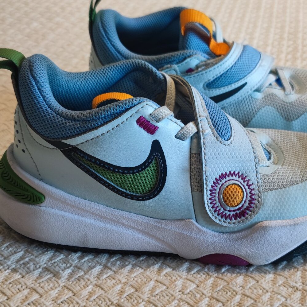Nike Team Hustle D 11 Multicolor Shoes Sneakers Size 13C (Child)